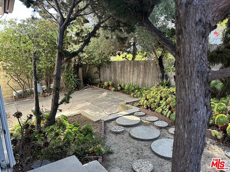 12520 Sanford St — Photo 20