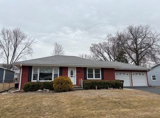 404 Elm St, Morrison, IL 61270