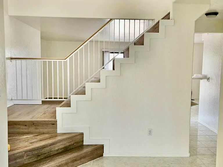2040 E Behrend Dr — Photo 14