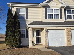 1619 W Chrysler Dr, Belvidere, IL 61008