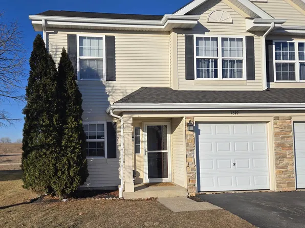 1619 W Chrysler Dr, Belvidere, IL 61008