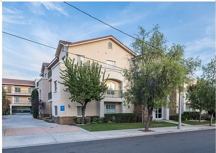 120 De Anza St