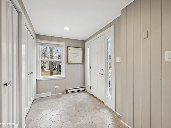 3rd image of 4204 Ellington Ave