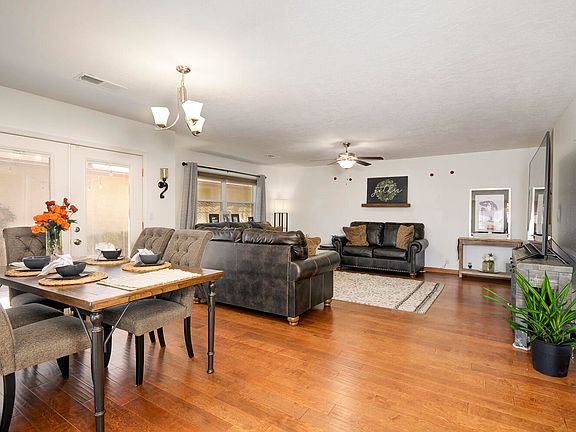 5th image of 10817 Clyburn Park Dr NE
