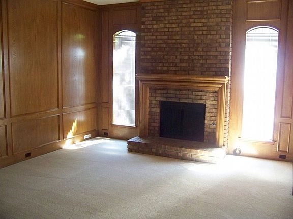 3rd image of 2714 Hickory Bend Dr