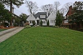 3rd image of 627 E Morningside Dr NE