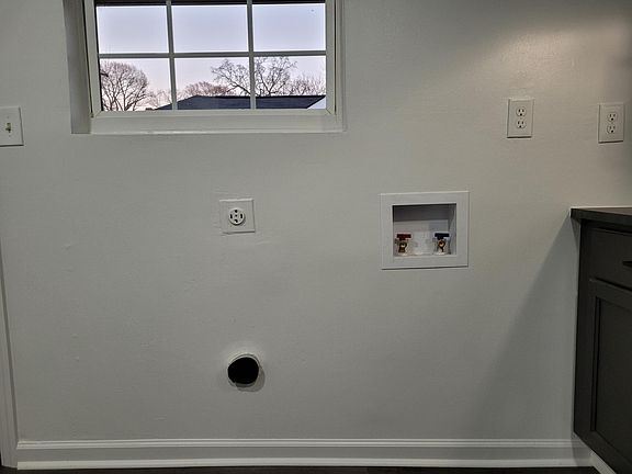 Full size washer an dryer connections