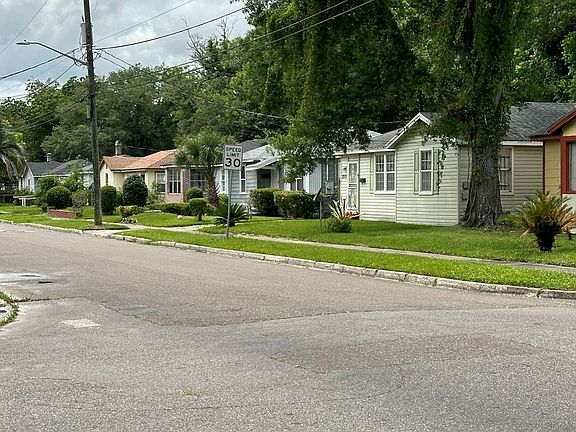 3rd image of 1496 W 9th St