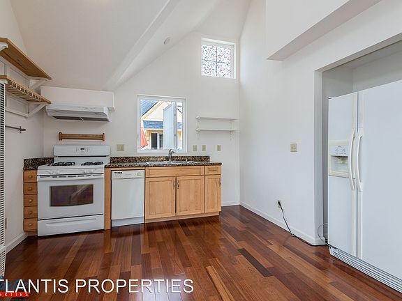 4th image of 132 Clay St APT 16
