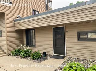 110210 Village Rd, Chaska, MN 55318