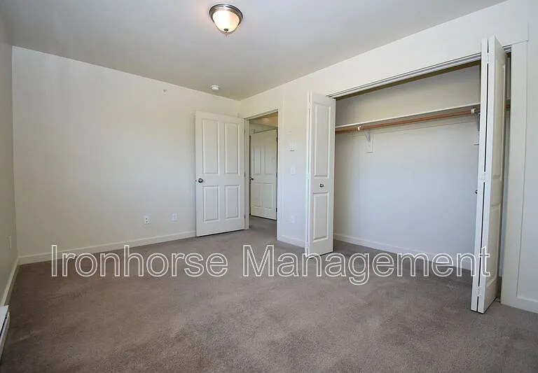 807 W Villard St #21 — Photo 18