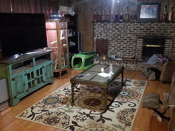 2nd image of 683 Dogwood Dr
