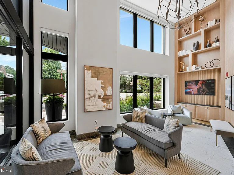6718 Lowell Ave #507 — Photo 4