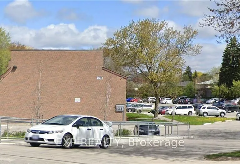 1200 Courtland Ave E #15 — Photo 1