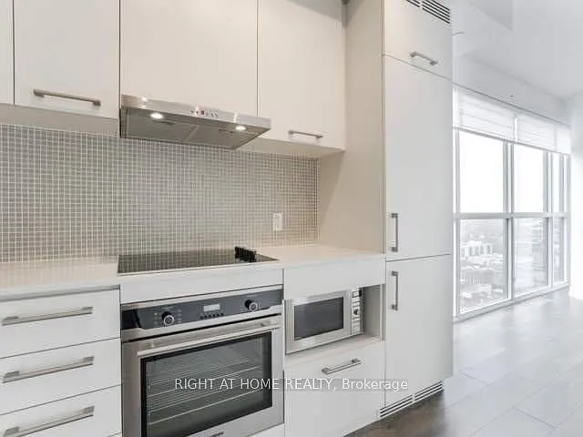 87 Peter St #3106 — Photo 11