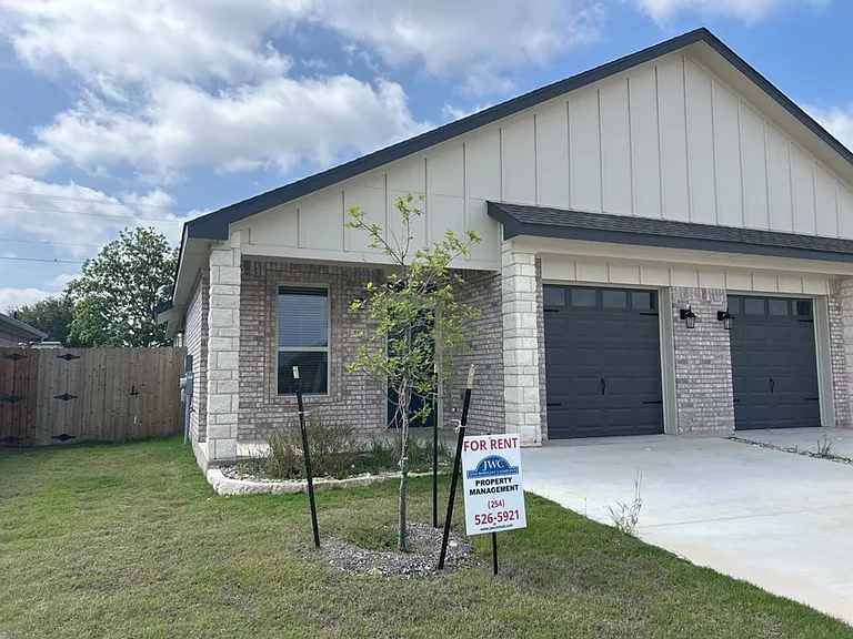 5112 Rose Garden Loop — Photo 1