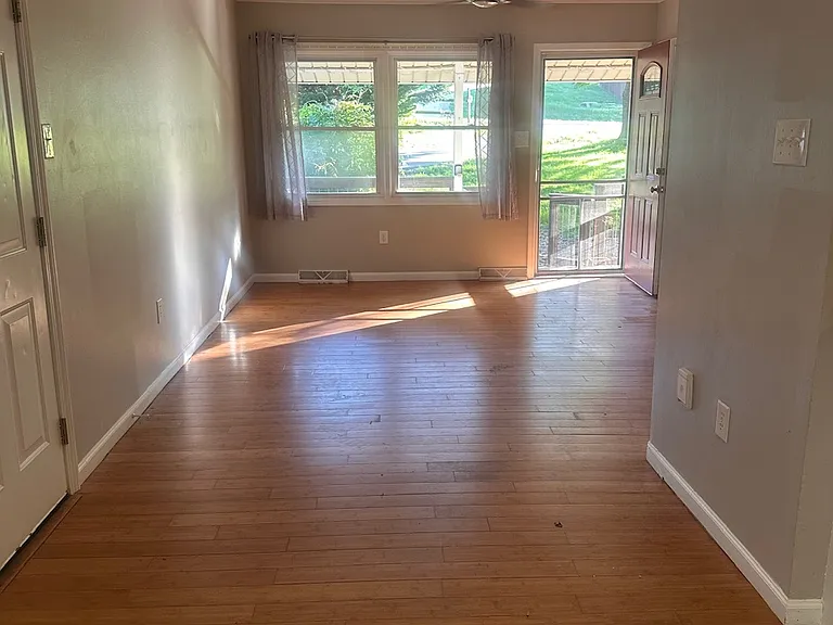 940 Glenn Bridge Rd SE — Photo 3