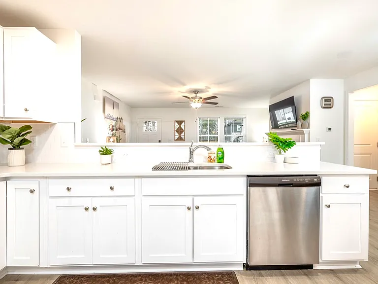 237 Hudson Dr — Photo 43