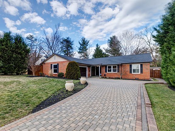 3rd image of 6025 Brook Dr