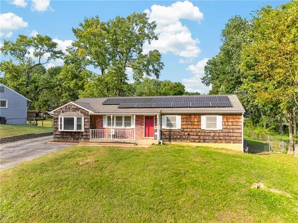 1300 NE Shady Lane Dr, Gladstone, MO 64118
