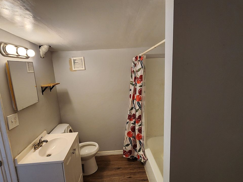 1st image of 3138 Oaklawn Ave #B