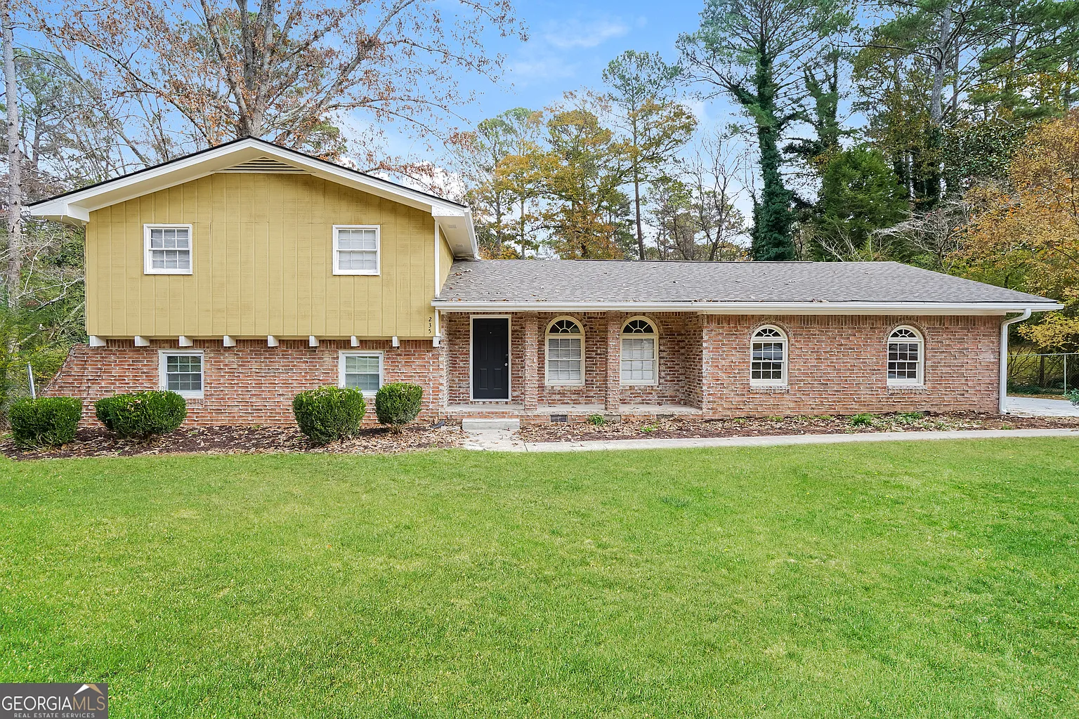 235 Gilbert Rd photo 1