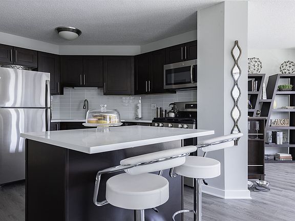 Grand plaza 1 bed (kitchen)