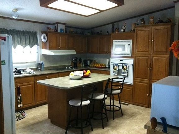 4th image of 32237 Mary Ann Way