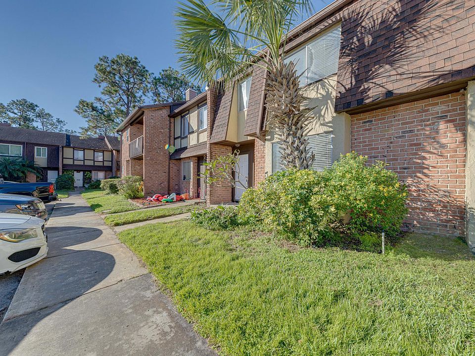 1st image of 2362R Huntington Green Ct #4