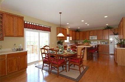 4th image of 997 Reserve Ct