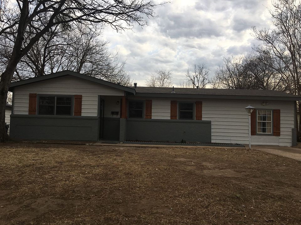 1st image of 412 E Lovers Ln
