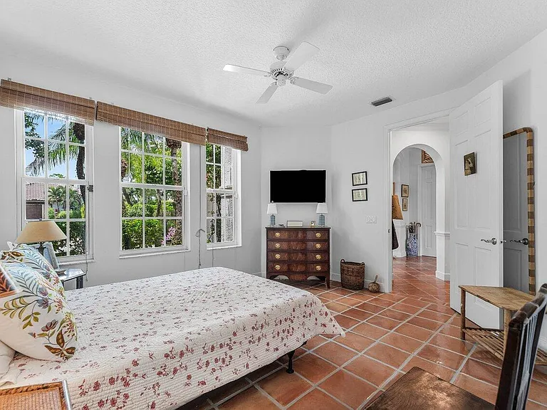 14209 Calypso Ln — Photo 25