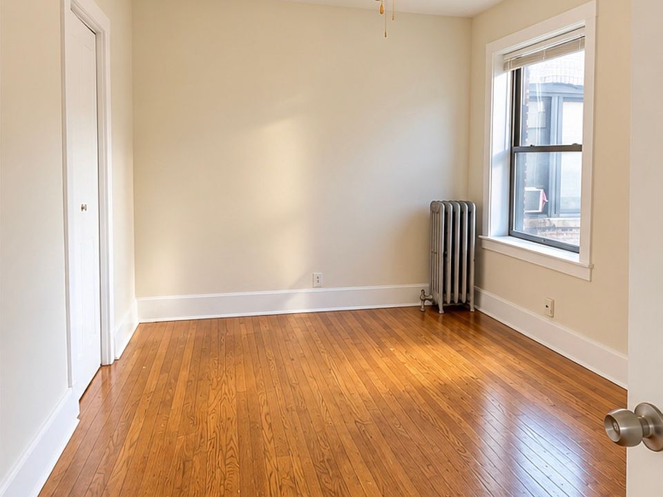 1st image of 1702 W 82nd St #1