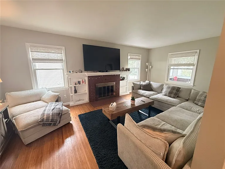 165 Orchard Dr — Photo 4