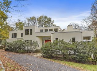 21 Random Farms Cir, Chappaqua, NY 10514