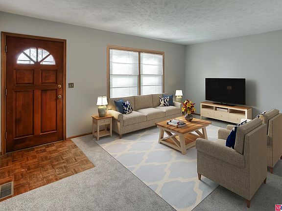 4th image of 3620 Cornhusker Dr