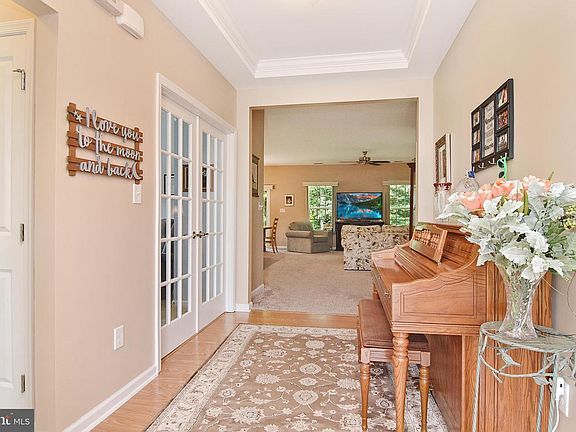 2nd image of 423 Tunbridge Ct