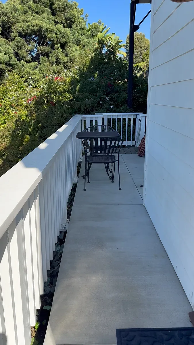 Building Photo - 309 1/2 La Jolla Dr