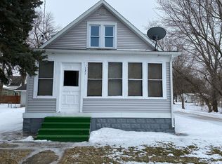 131 3rd St SW, Glenville, MN 56036