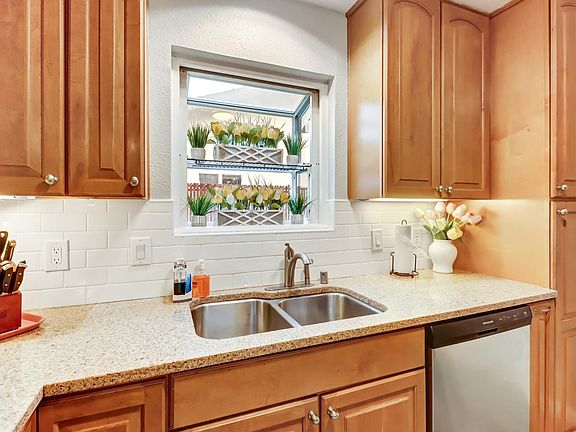 5th image of 2040 Kellogg Way