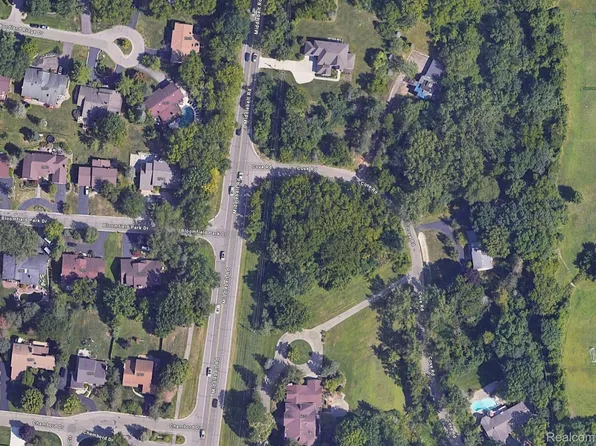 0 Cove Rd, West Bloomfield, MI 48323