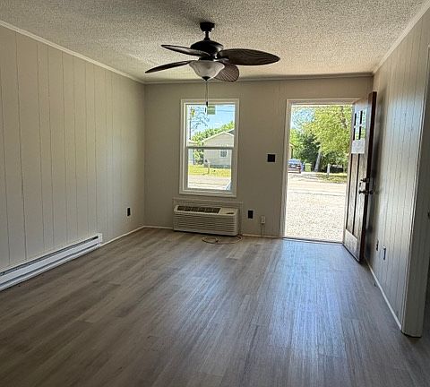 3rd image of 516 Burgess St APT F