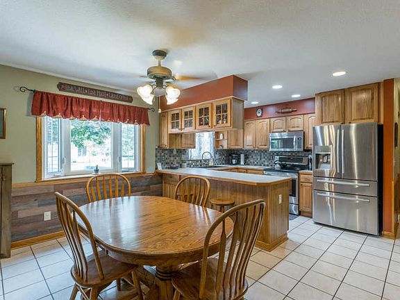 5th image of 12 Cosmos Ln SW