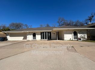 7229 Martha Ln, Fort Worth, TX 76112
