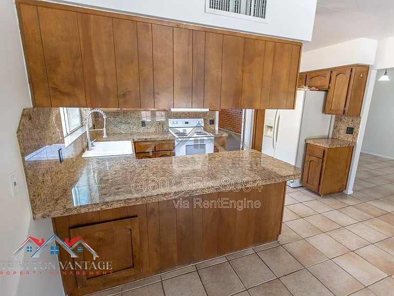 10700 E Hope Dr — Photo 14