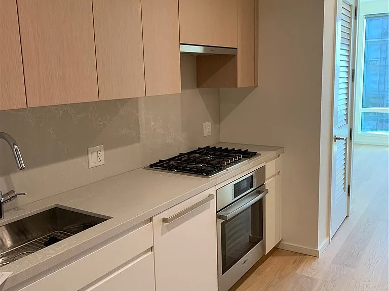 877 Francisco St #1526 — Photo 3