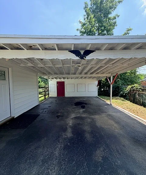 2303 Katherine Ave — Photo 3