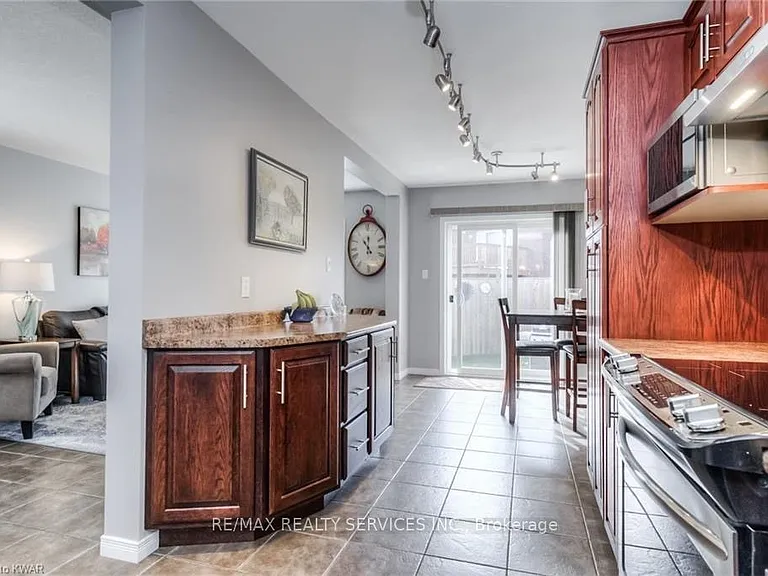 317 Briarmeadow Dr — Photo 7