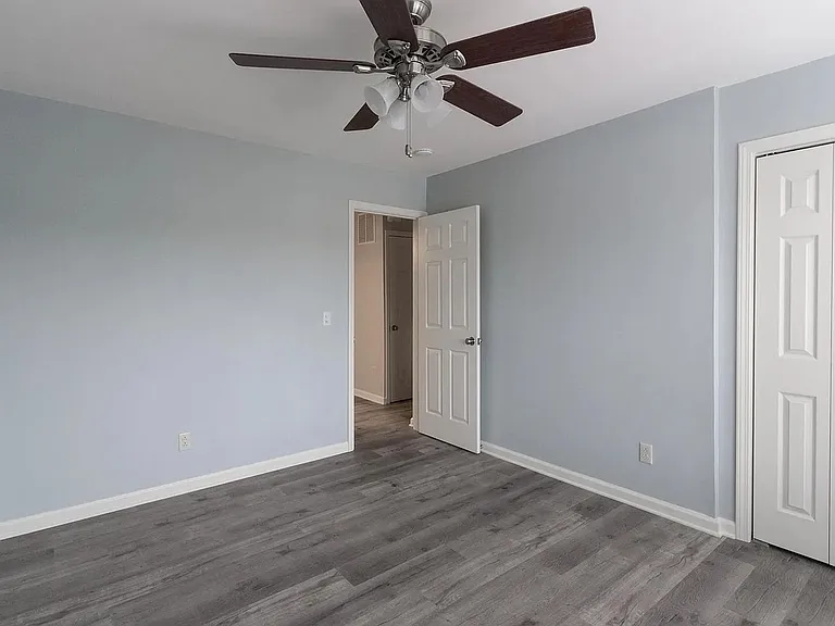 3000 Golden Rd #7 — Photo 25
