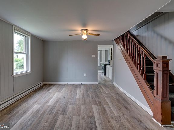 4th image of 249 Vine St